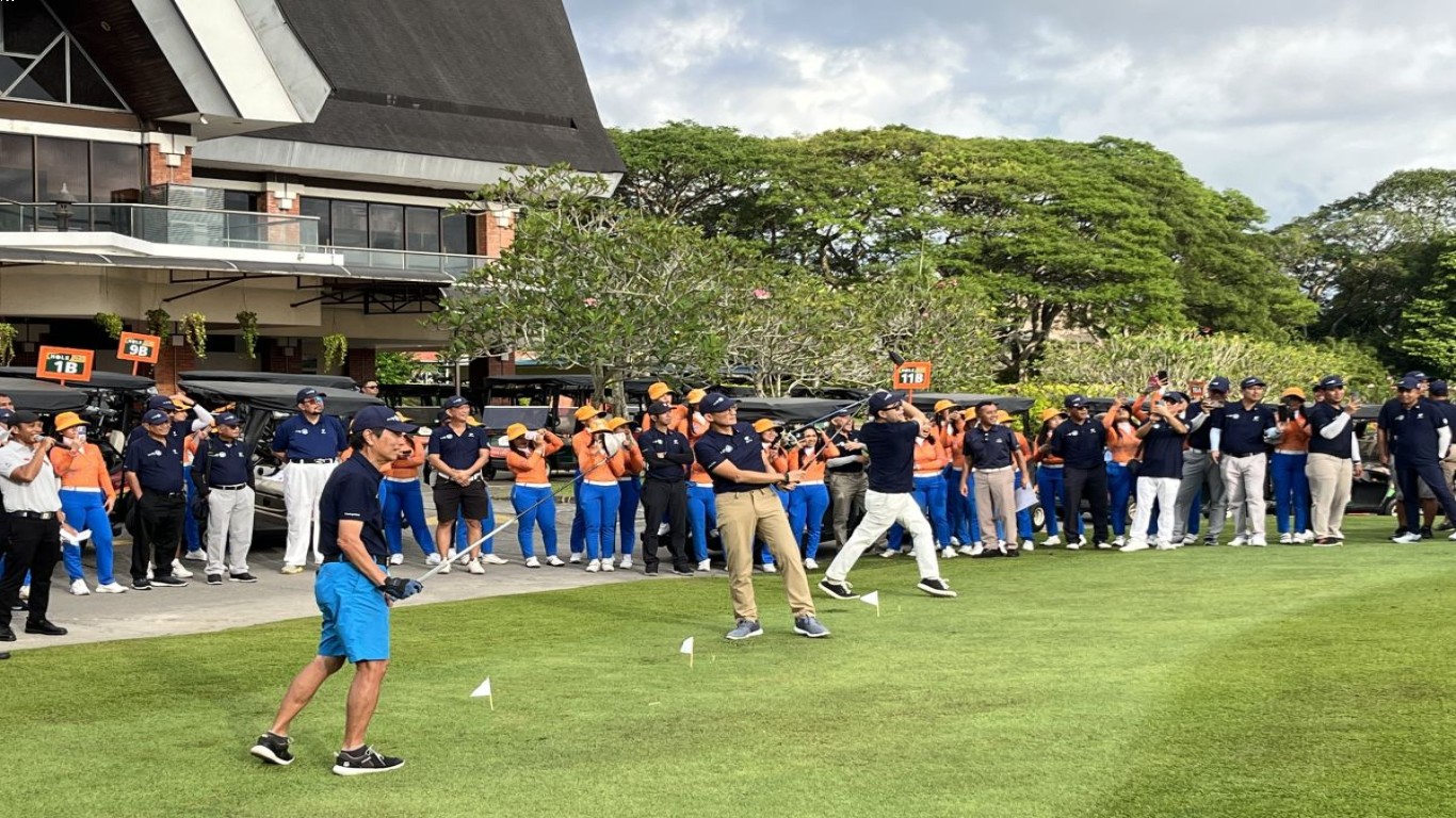 Olahraga golf dalam dunia bisnis