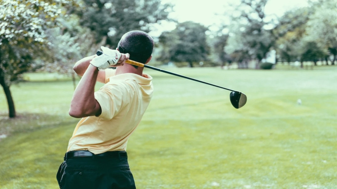 Peralatan wajib dalam olahraga golf