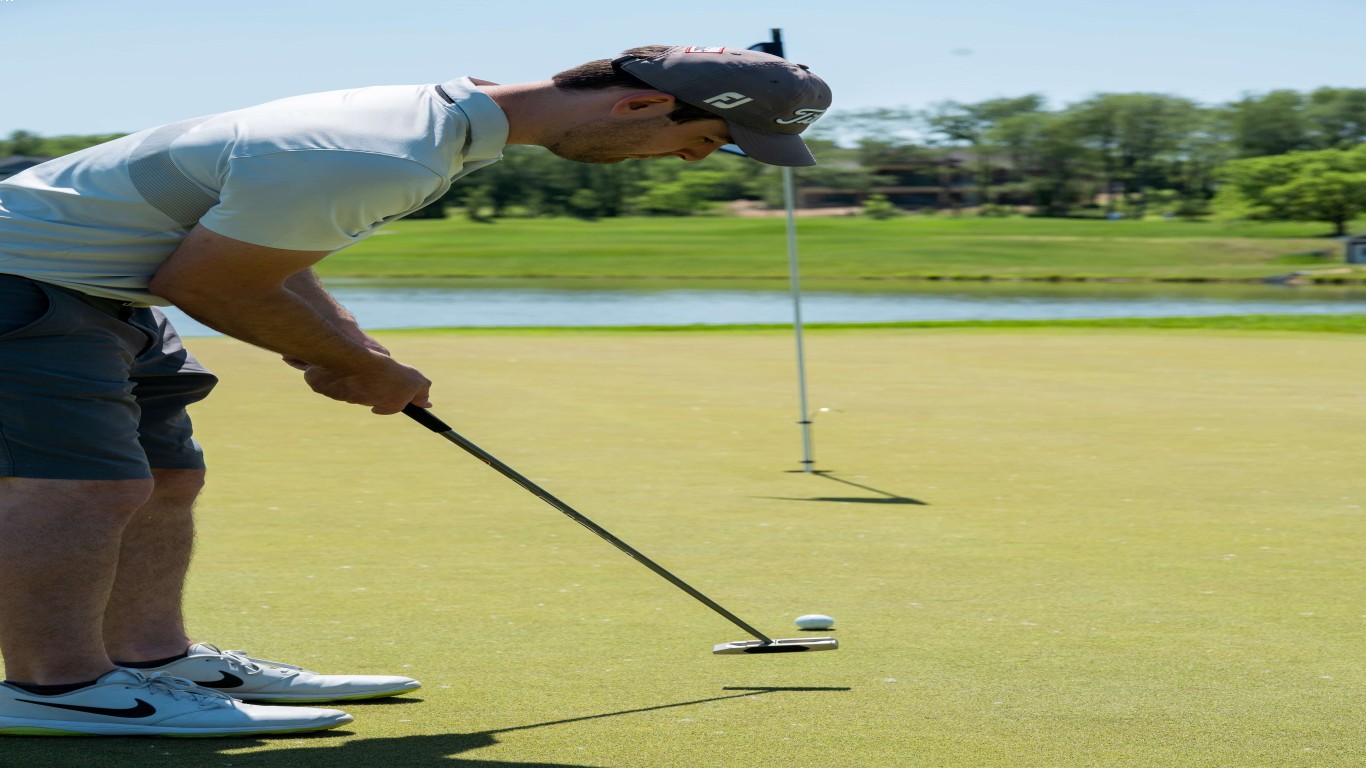 Olahraga golf sebagai sarana relaksasi
