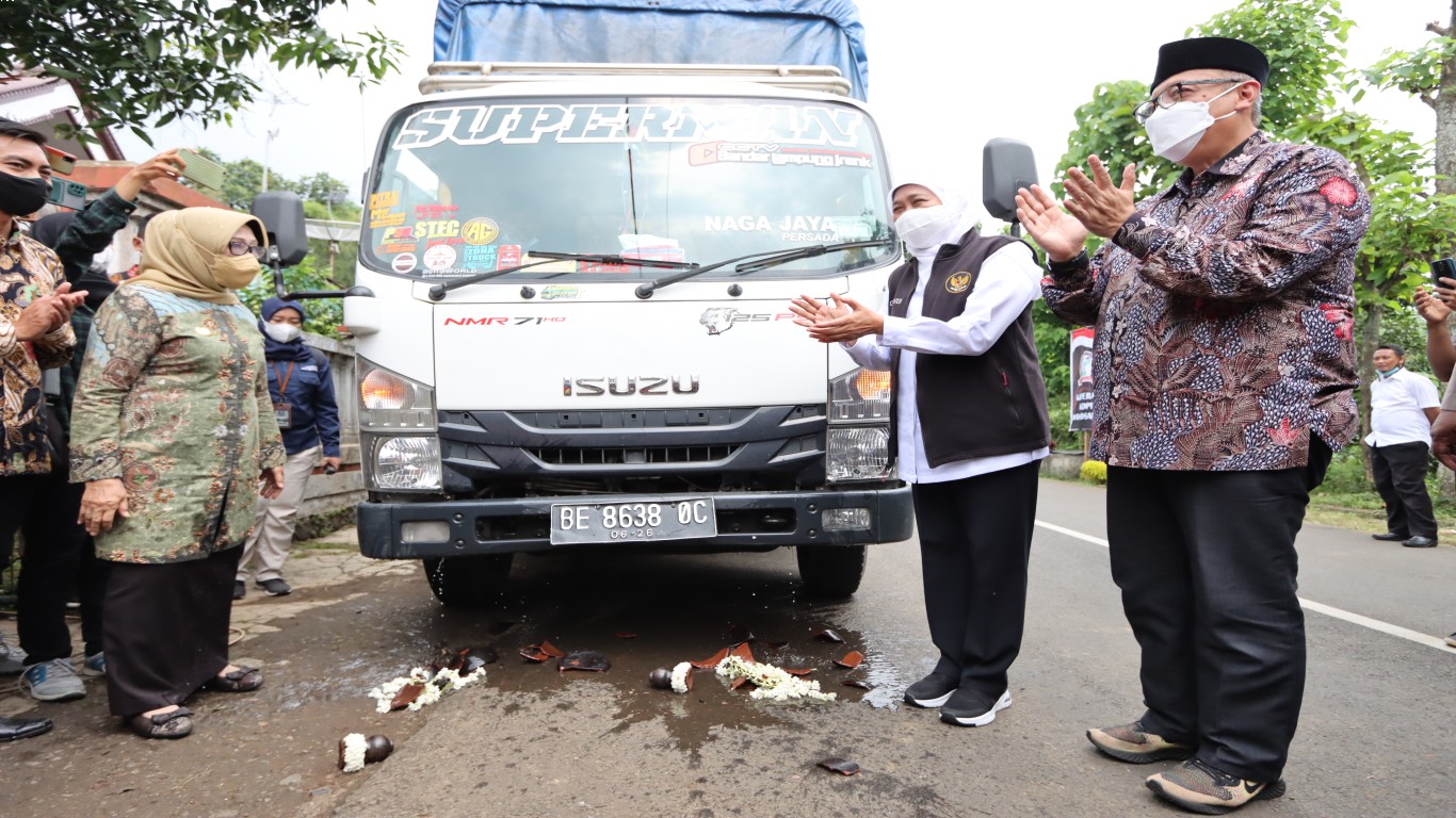 dukungan komunitas lokal untuk kopi excelsa wonosalam